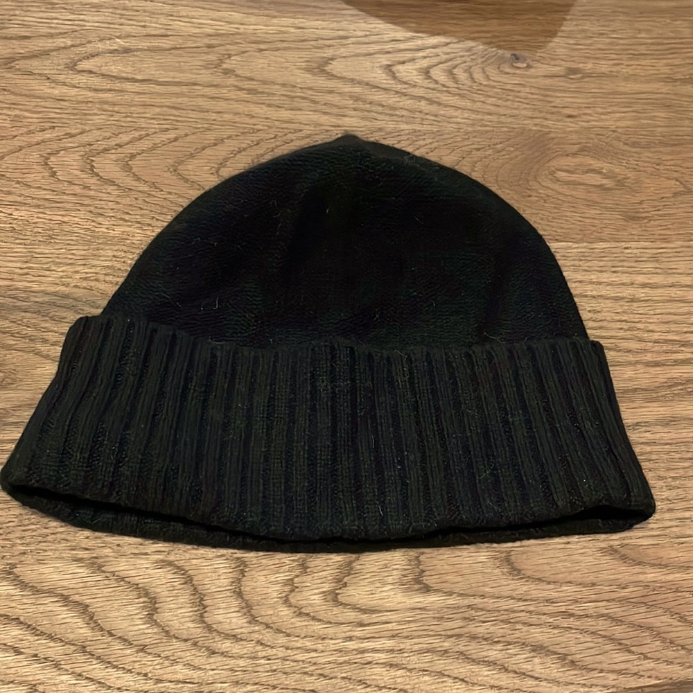 Theory black cashmere beanie